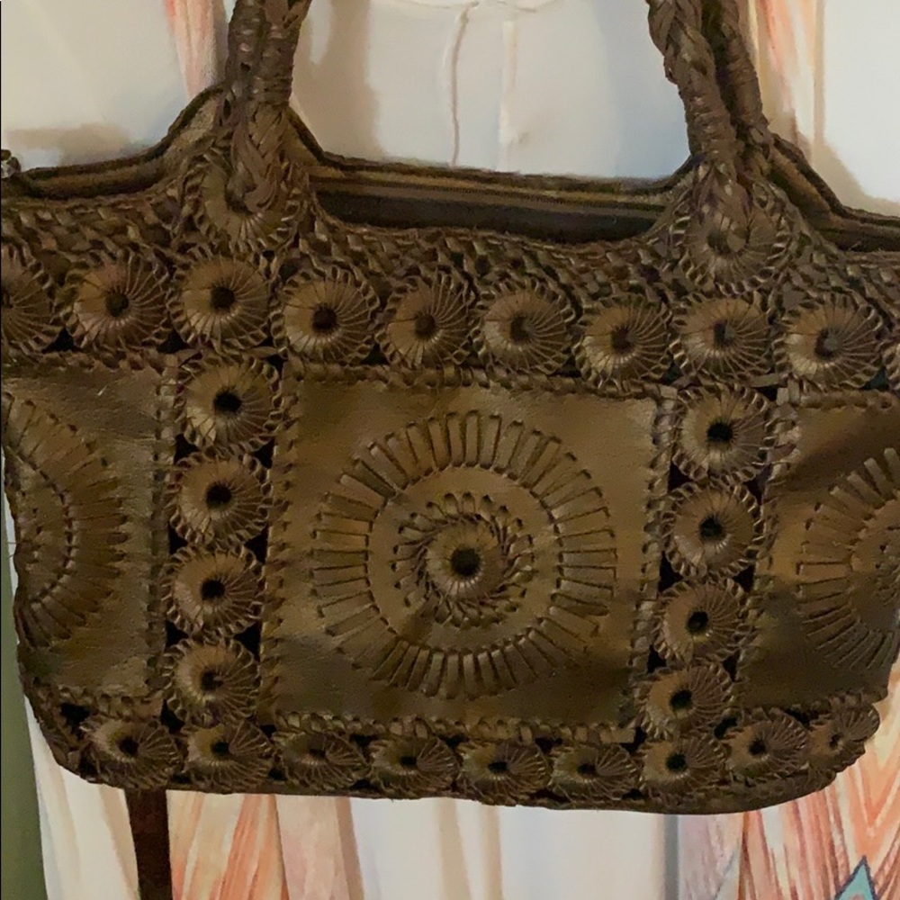 Detailed shoulder b